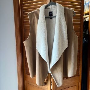 Gap suede like vest